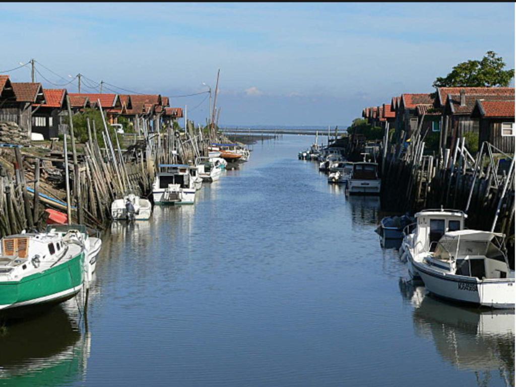 Les Cottages du Bassin d'Arcachon: Charming Retreats with Optional Breakfast Gujan-Mestras Exterior photo